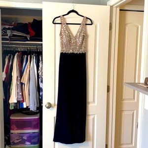 Blondie Black Size 3 Prom Dress. Open back